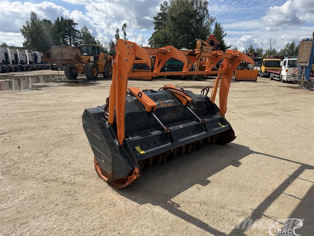 TMC Cancela TFX 225 기타 트럭