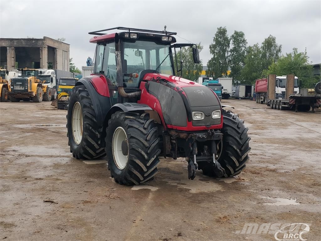 Valtra T190 Tractors