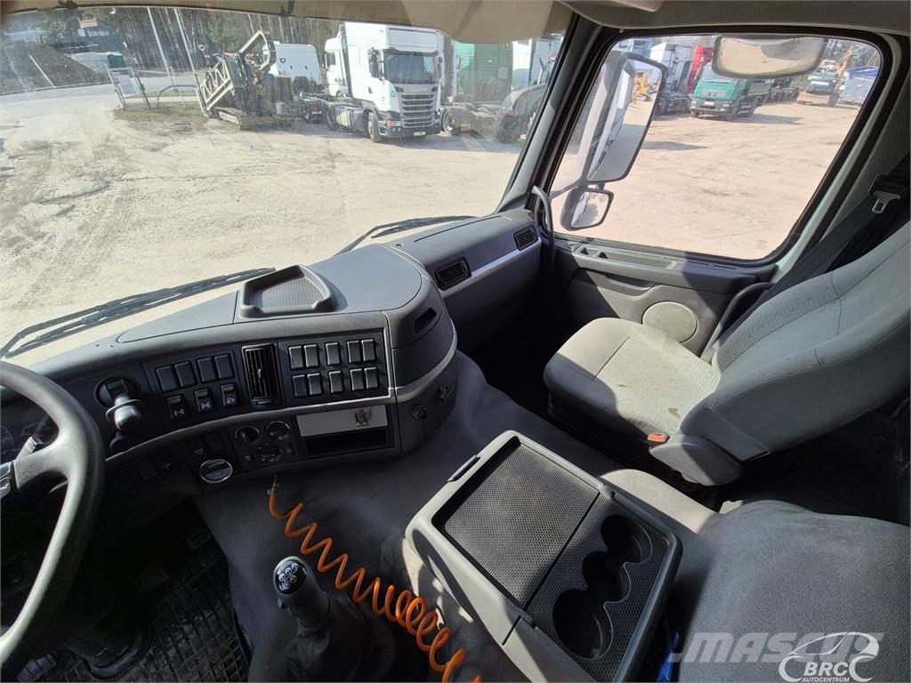 Volvo FM12 شاحنات قلابة