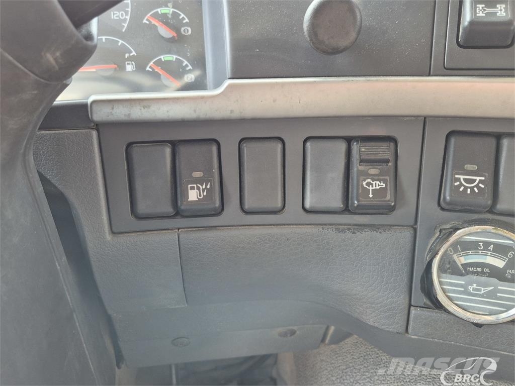 Volvo FM12 شاحنات قلابة