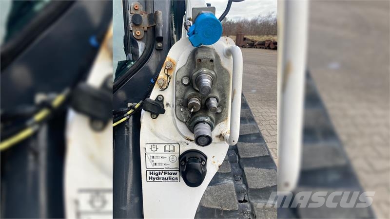 Bobcat T 650 لوادر زحافة