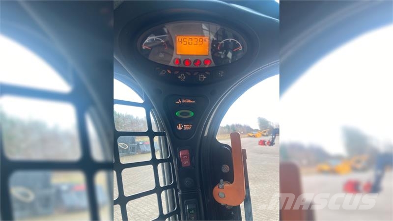 Bobcat T 650 لوادر زحافة