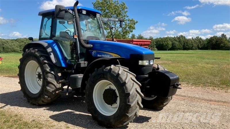 New Holland TM155 Super Steer Traktoren