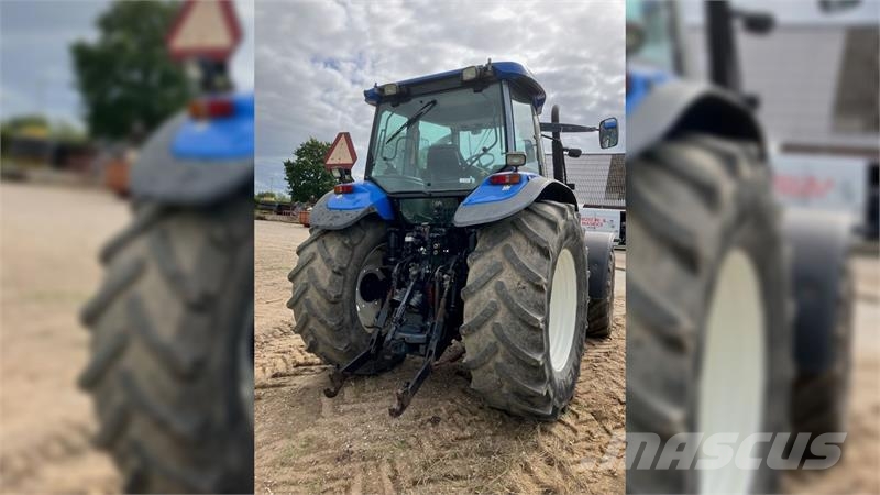 New Holland TM155 Super Steer Traktoren