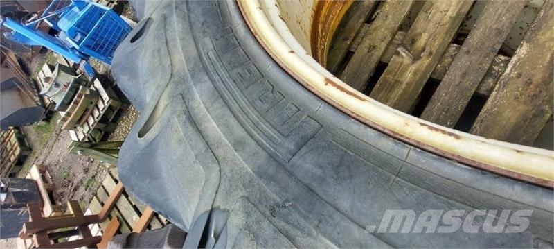 Pirelli 18.4 R38 hvid Riepas, riteņi un diski