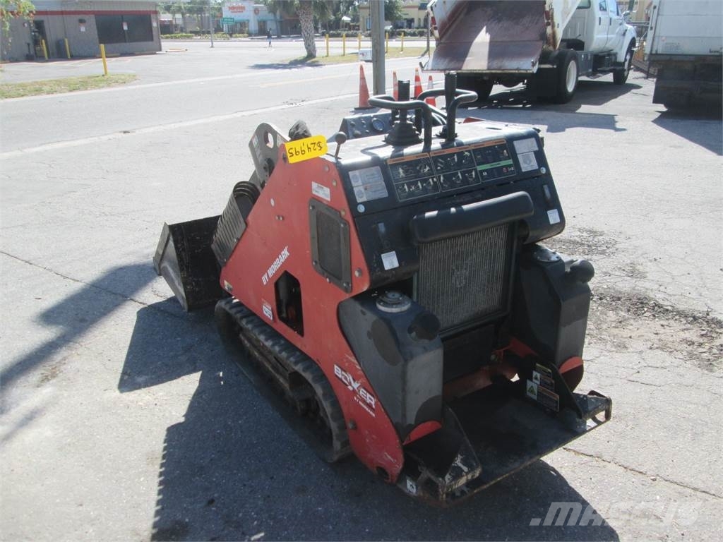 Boxer 700 HDX لوادر انزلاقية التوجيه