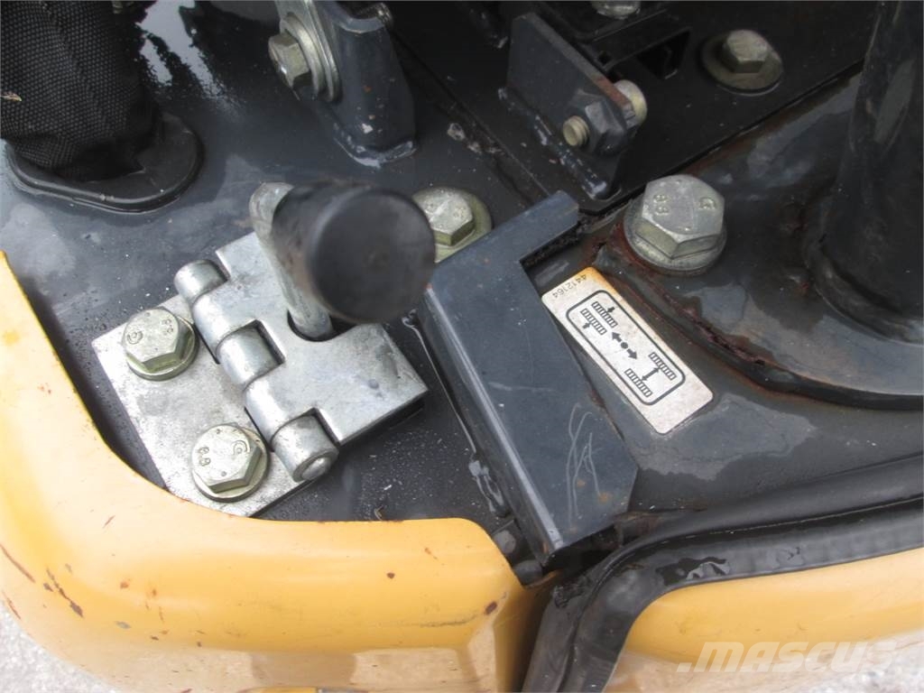 John Deere 17G Mini rýpadla < 7t