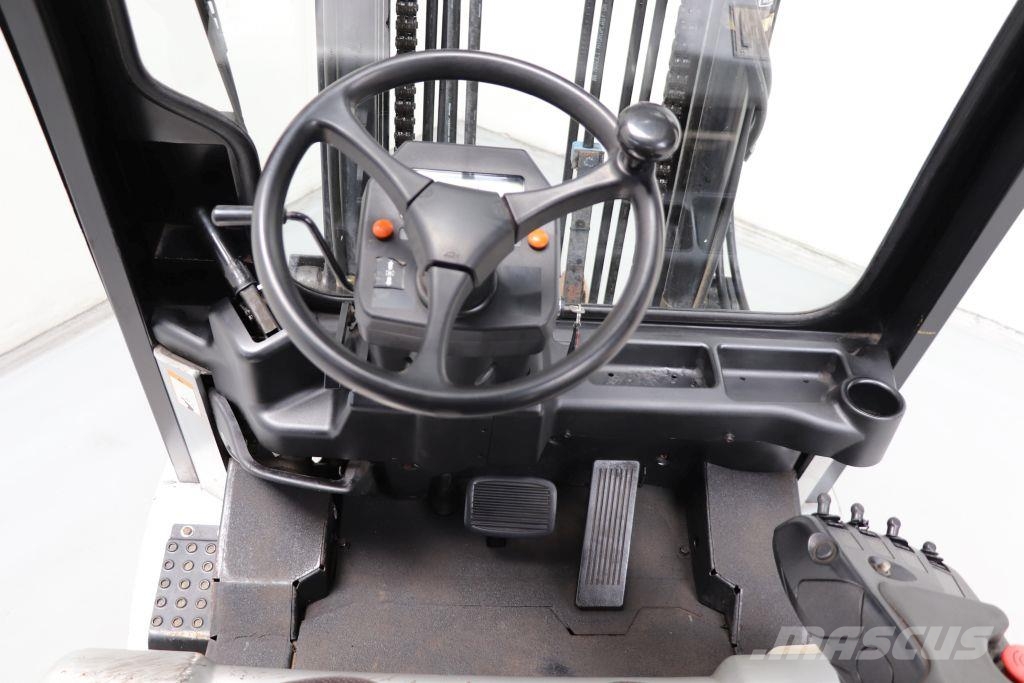 CAT EP30K-PAC Electric forklifts