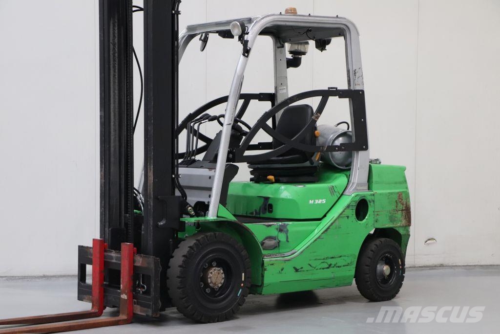 Cesab M325G LPG forklifts