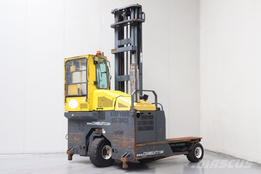Combilift C4000 Oldalvillás targonca