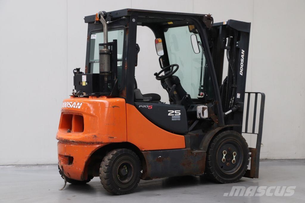 Doosan D25S-5 Diesel heftrucks