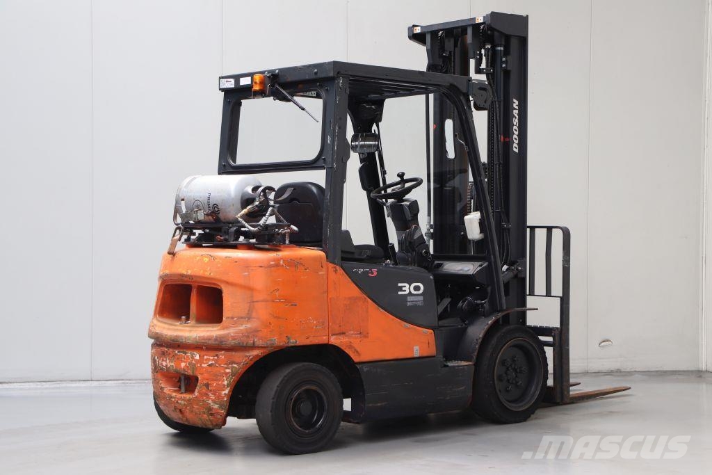 Doosan G30E-5 شاحنات LPG