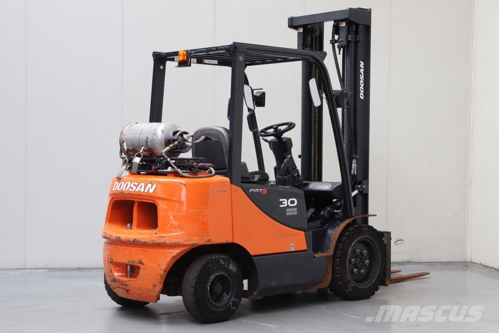 Doosan G30E-5 Plinski viličarji