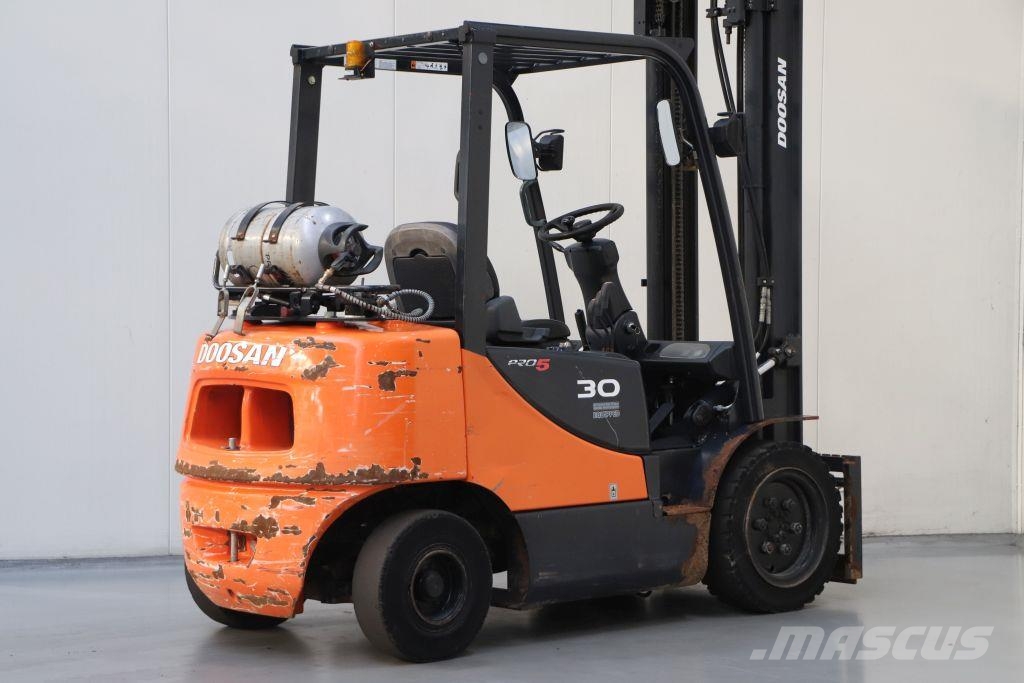 Doosan G30E-5 LPG heftrucks