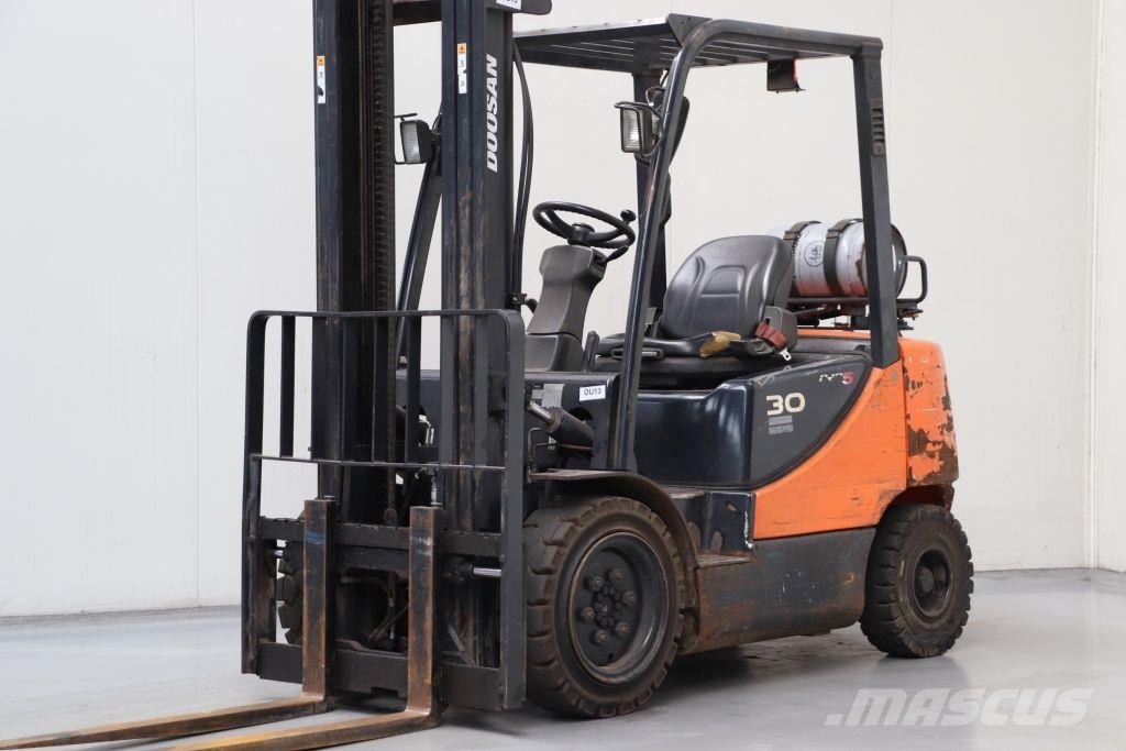 Doosan G30P-5 شاحنات LPG