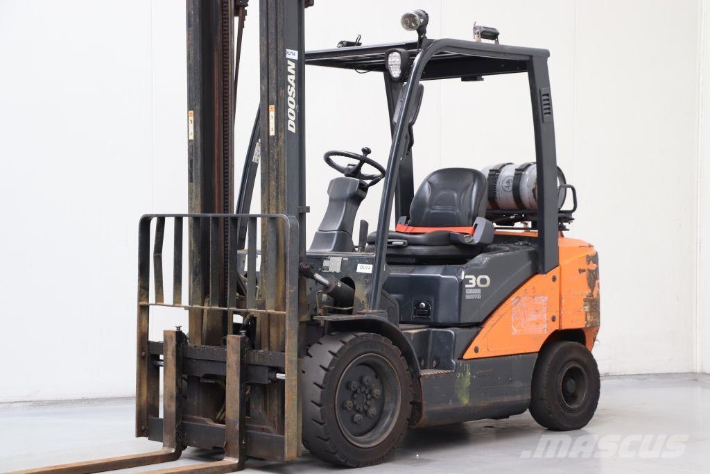 Doosan G30P-7 شاحنات LPG