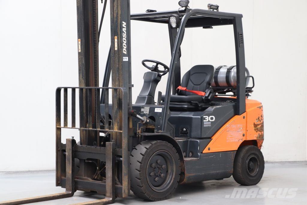 Doosan G30P-7 شاحنات LPG