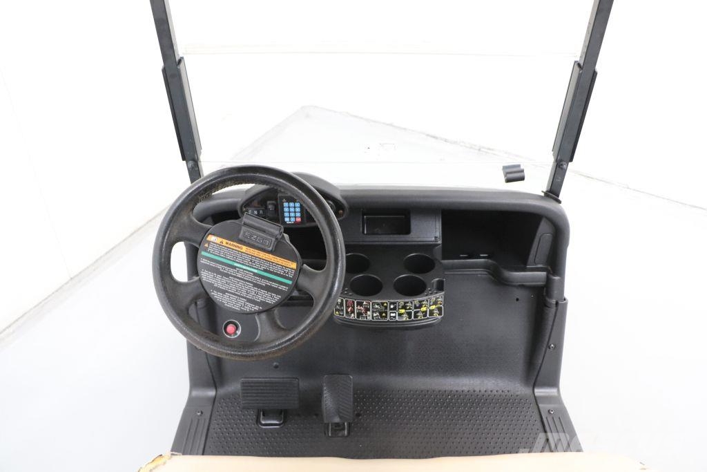 E-Z-GO RXV Shuttle 2+2 Carritos de golf