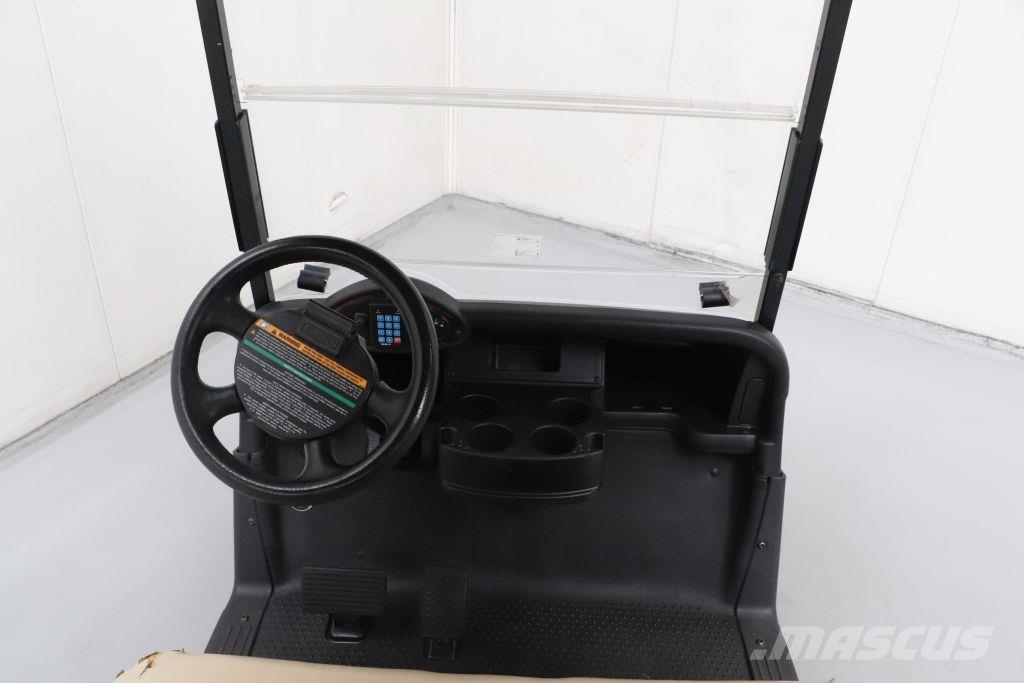 E-Z-GO RXV Shuttle 2+2 عربات الجولف