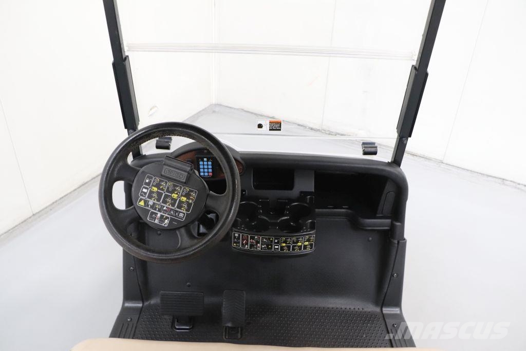 E-Z-GO RXV Shuttle 2+2 عربات الجولف