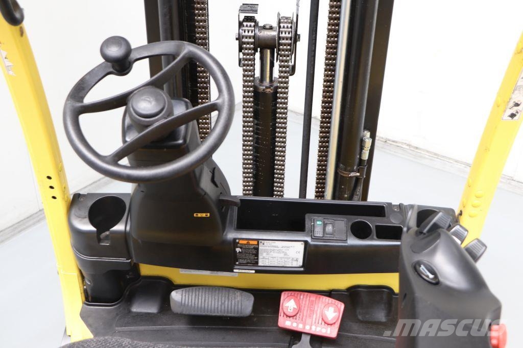 Hyster J3.0XN شاحنات ذات رافعات شوكية تعمل بالكهرباء