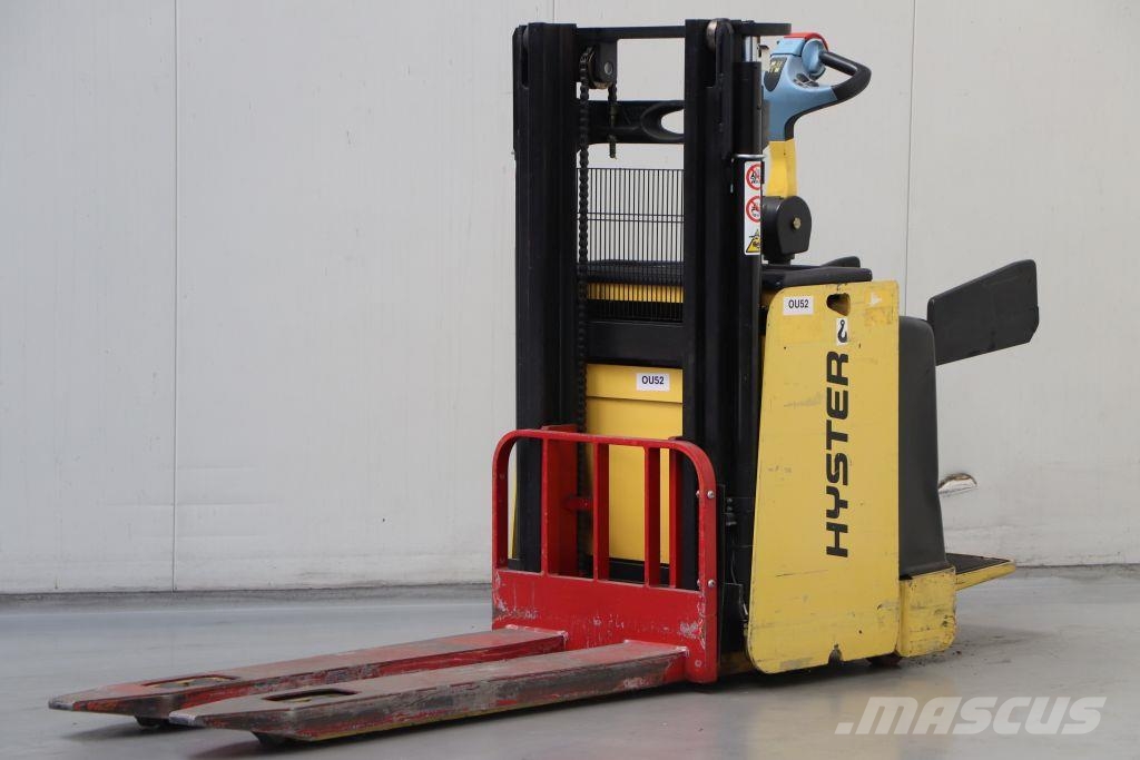 Hyster P2.0SD-17 معدات التكديس الجوالة