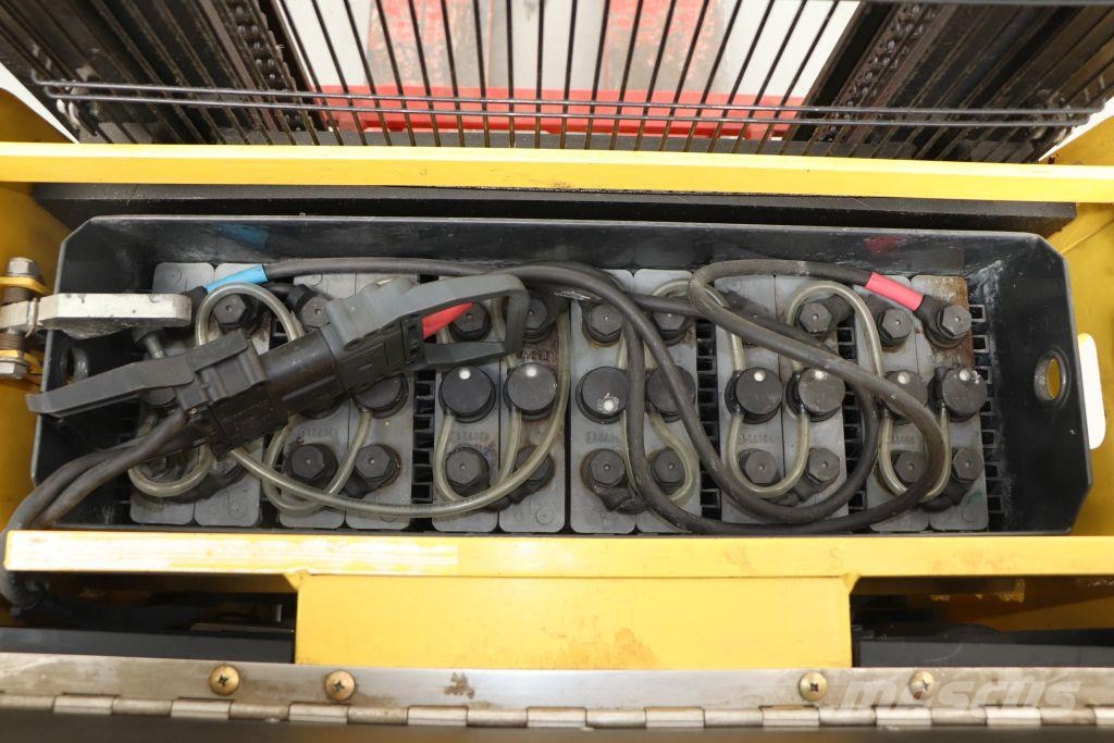 Hyster P2.0SD-17 معدات التكديس الجوالة