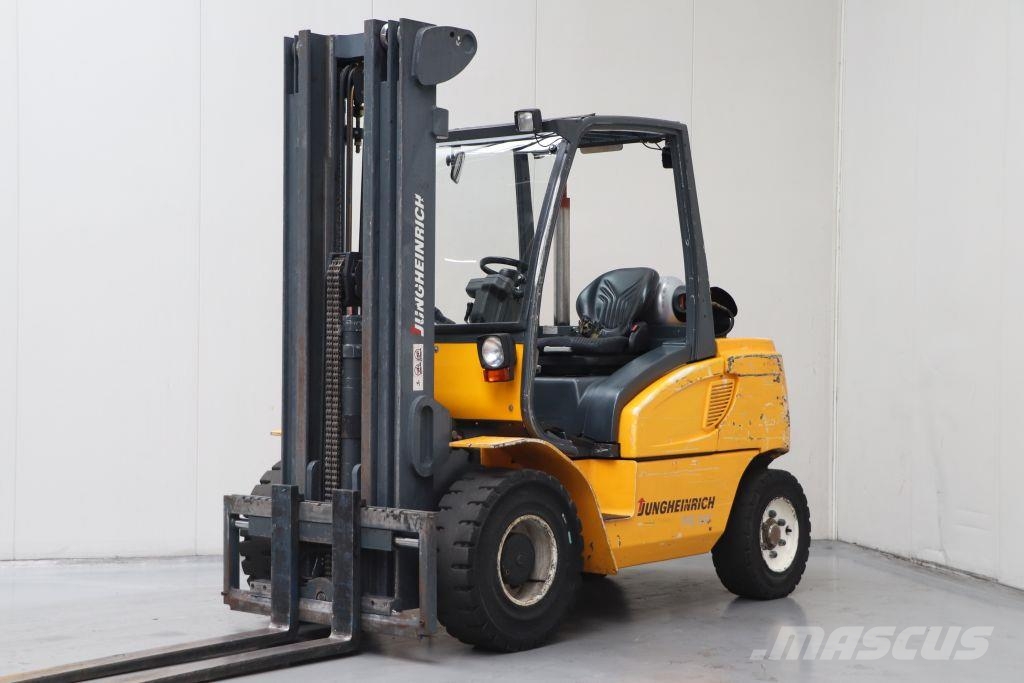 Jungheinrich TFG 545 LPG forklifts