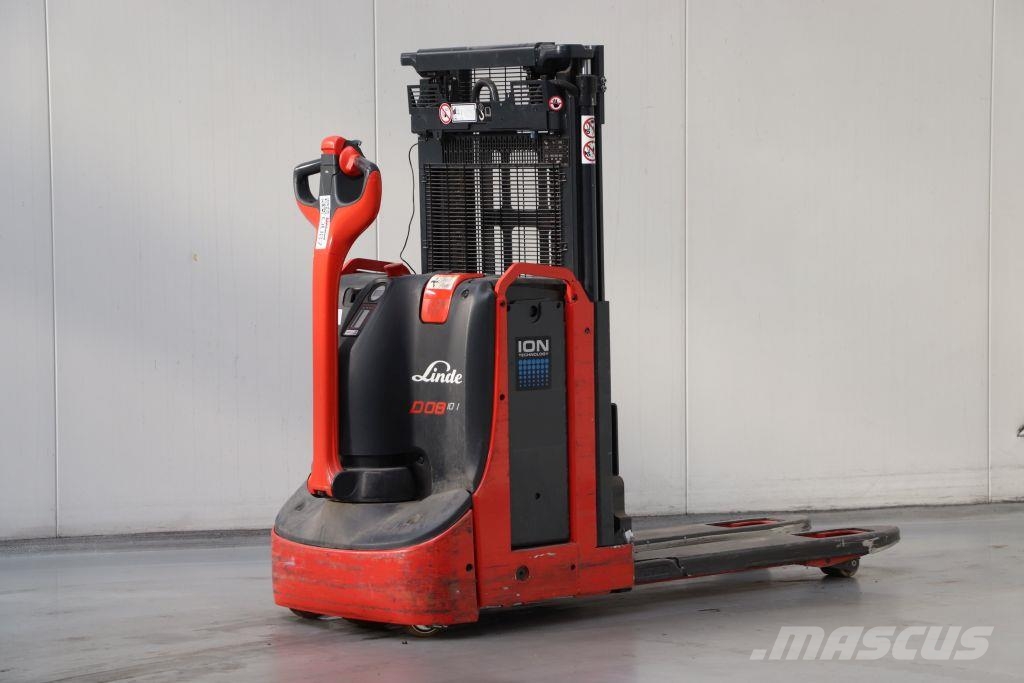 Linde D08 Pedestrian stackers