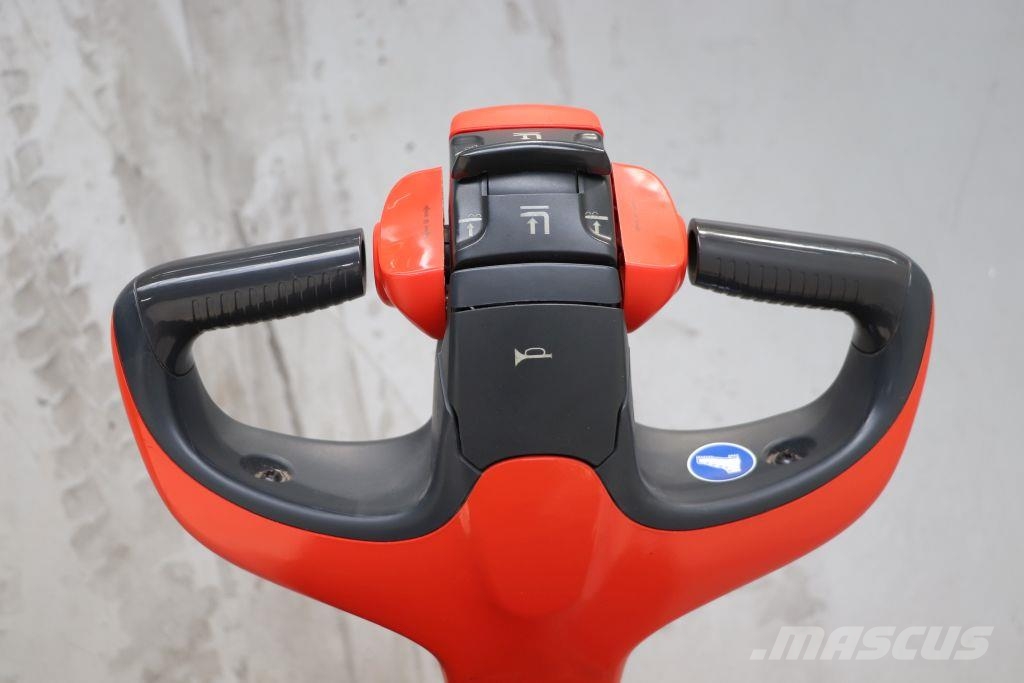 Linde D08 Pedestrian stackers