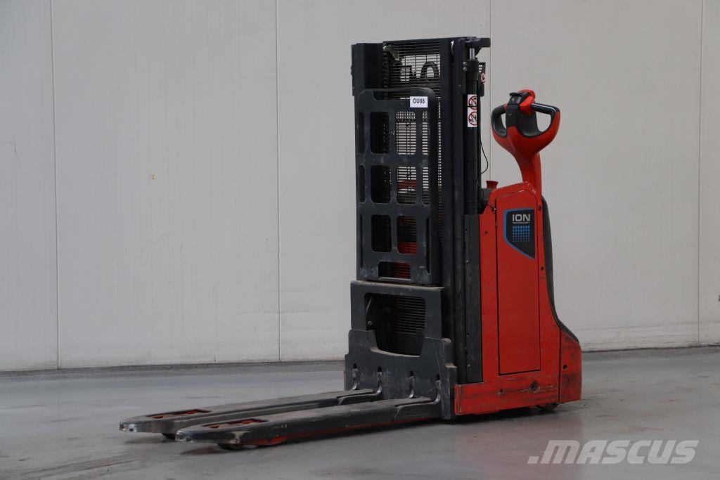 Linde D08 Pedestrian stackers