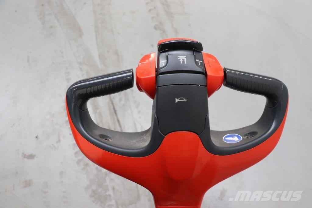 Linde D08 Pedestrian stackers