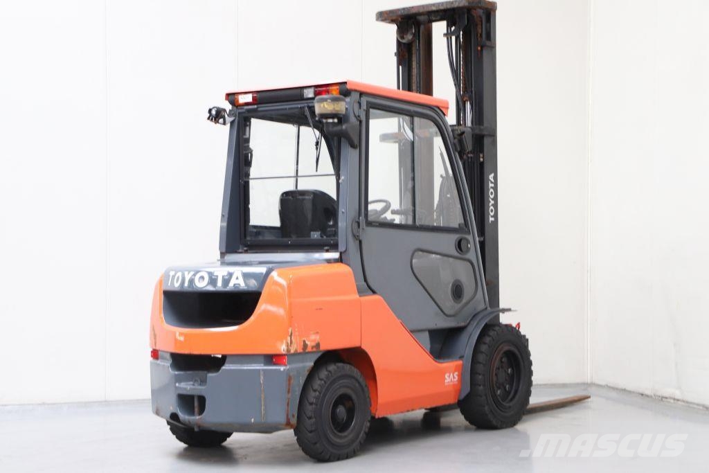 Toyota 02-8FDJF35 Camiones diesel
