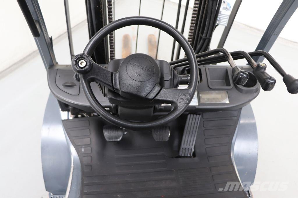 Toyota 02-8FGF25 Stivuitor GPL