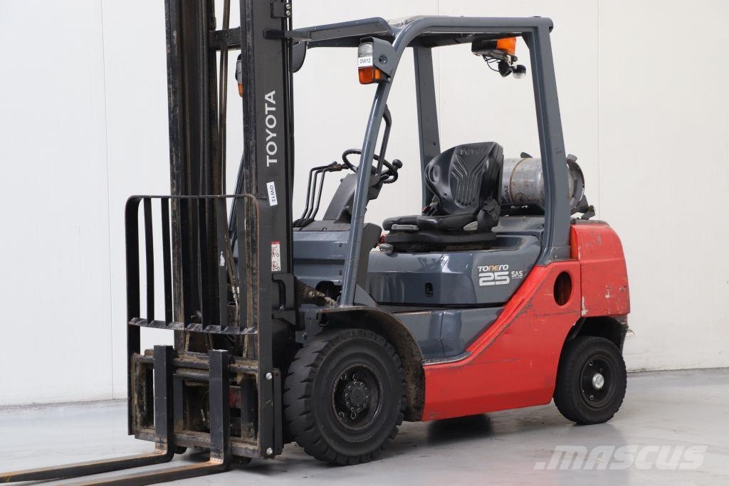 Toyota 02-8FGF25 Gaasitõstukid
