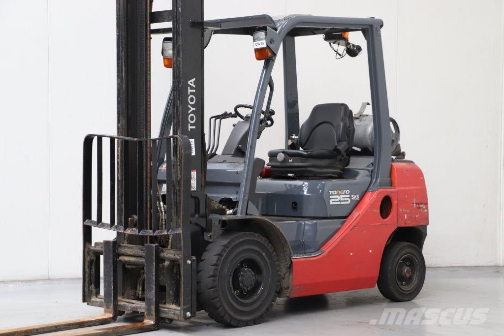 Toyota 02-8FGF25 Gaasitõstukid