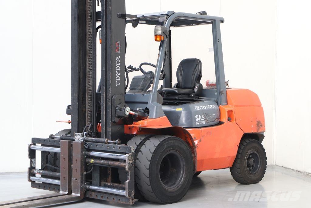 Toyota 42-7FD45 شاحنات الديزل