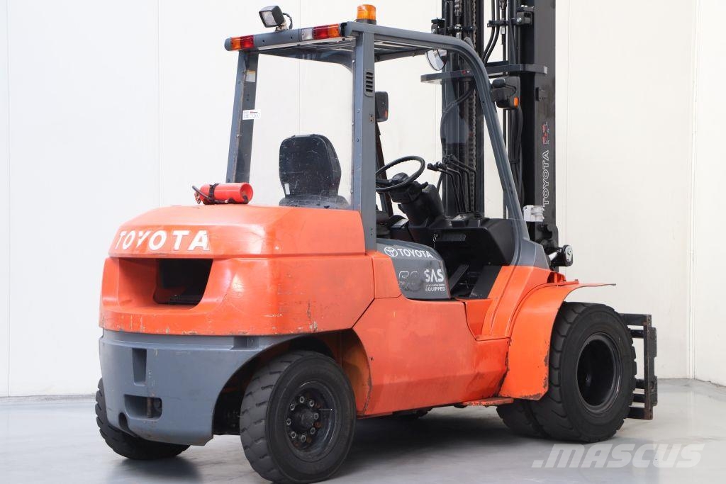 Toyota 42-7FD45 شاحنات الديزل