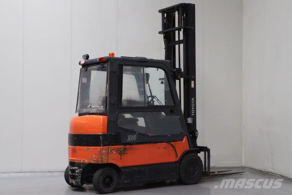 Toyota 7FBMF30 전동 지게차