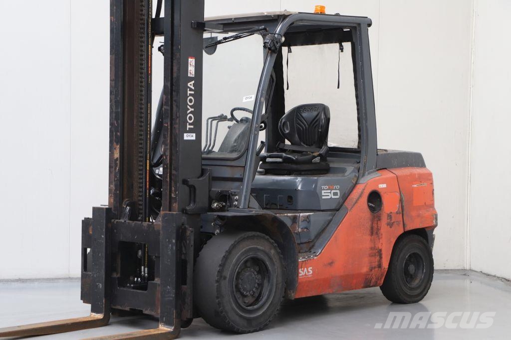 Toyota 8FD50N 디젤 지게차