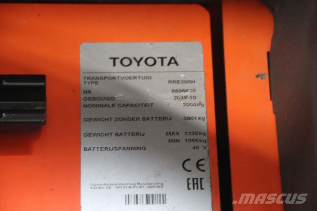 Toyota RRE200H Schubmaststapler