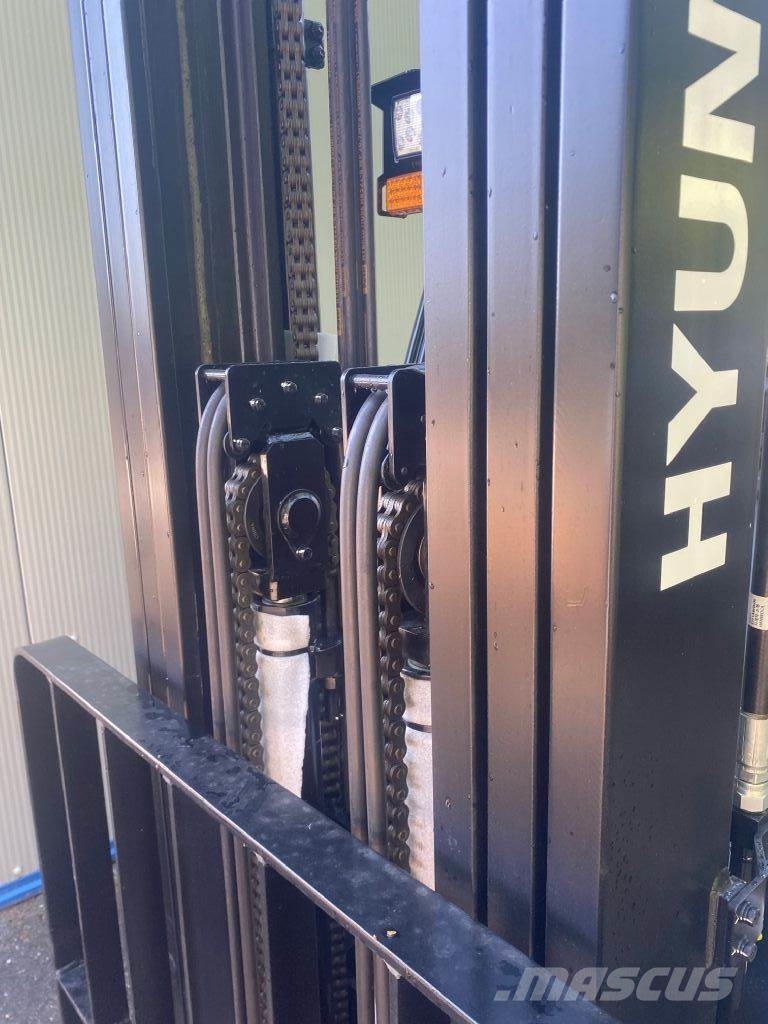 Hyundai 25D-9V شاحنات الديزل