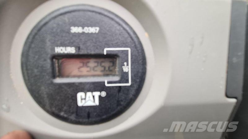 CAT 318 FL 履带挖掘机
