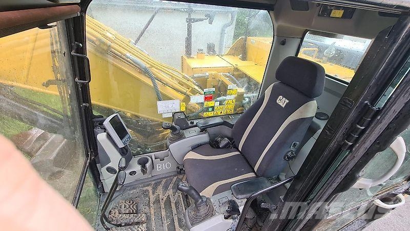 CAT 318 FL 履带挖掘机