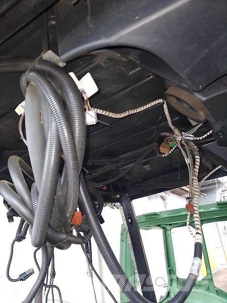 CLAAS Xerion Cabines et Intérieur