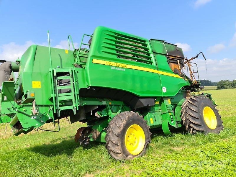 John Deere T560 HM Combine harvesters