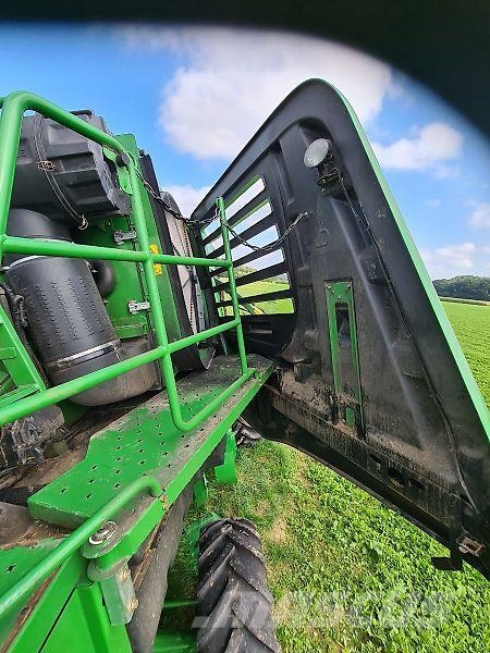 John Deere T560 HM Combine harvesters