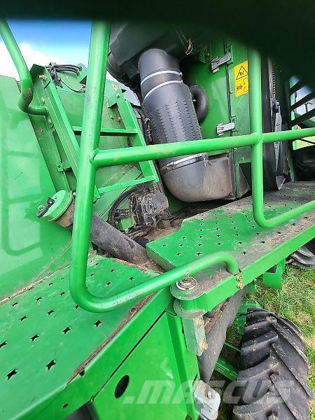 John Deere T560 HM Combine harvesters