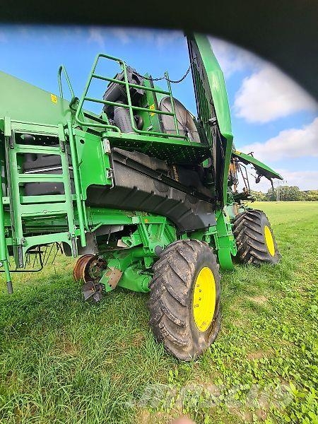 John Deere T560 HM Combine harvesters
