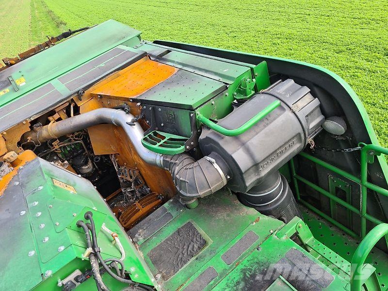 John Deere T560 HM Combine harvesters